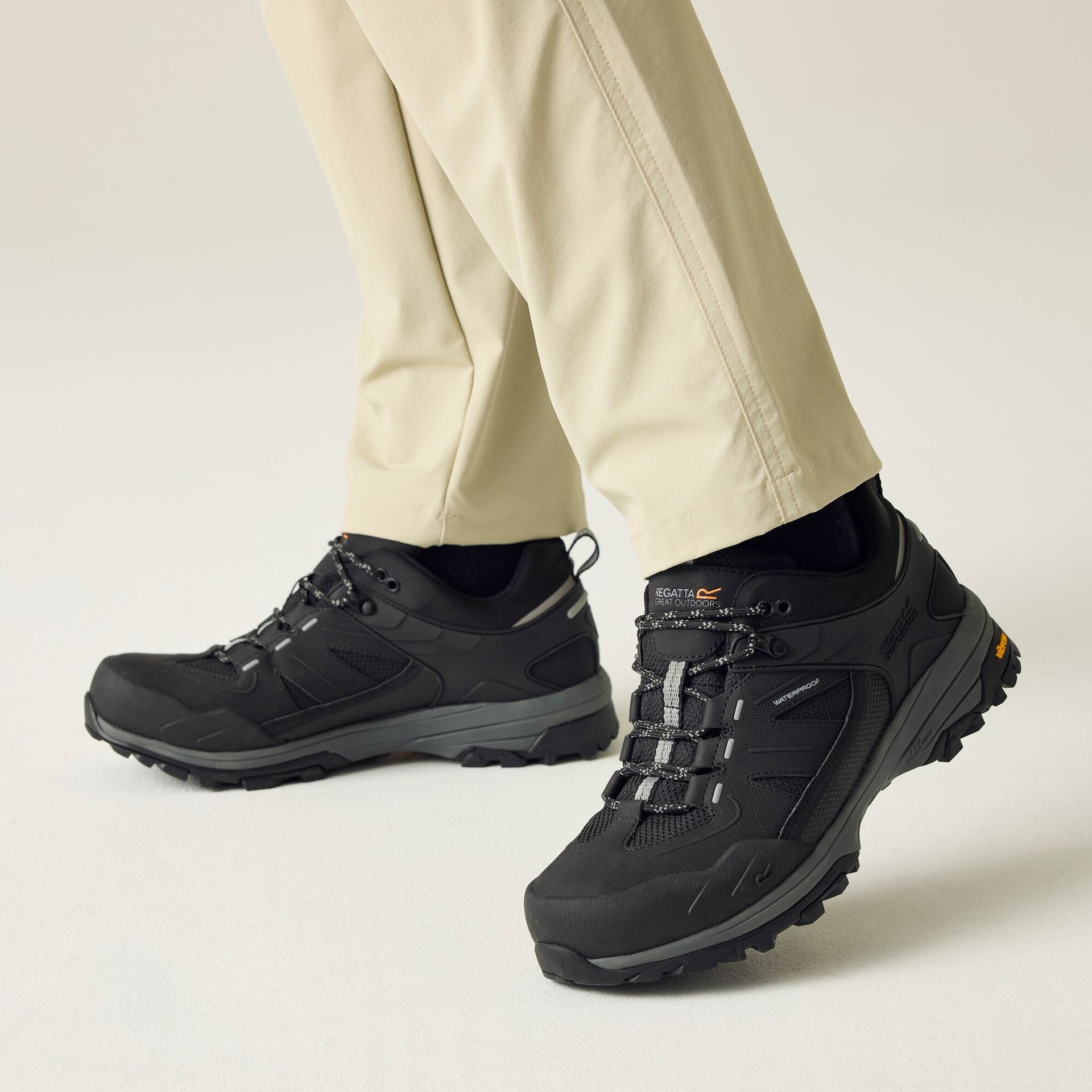Regatta Regen Low Men's Walking Shoes - Black