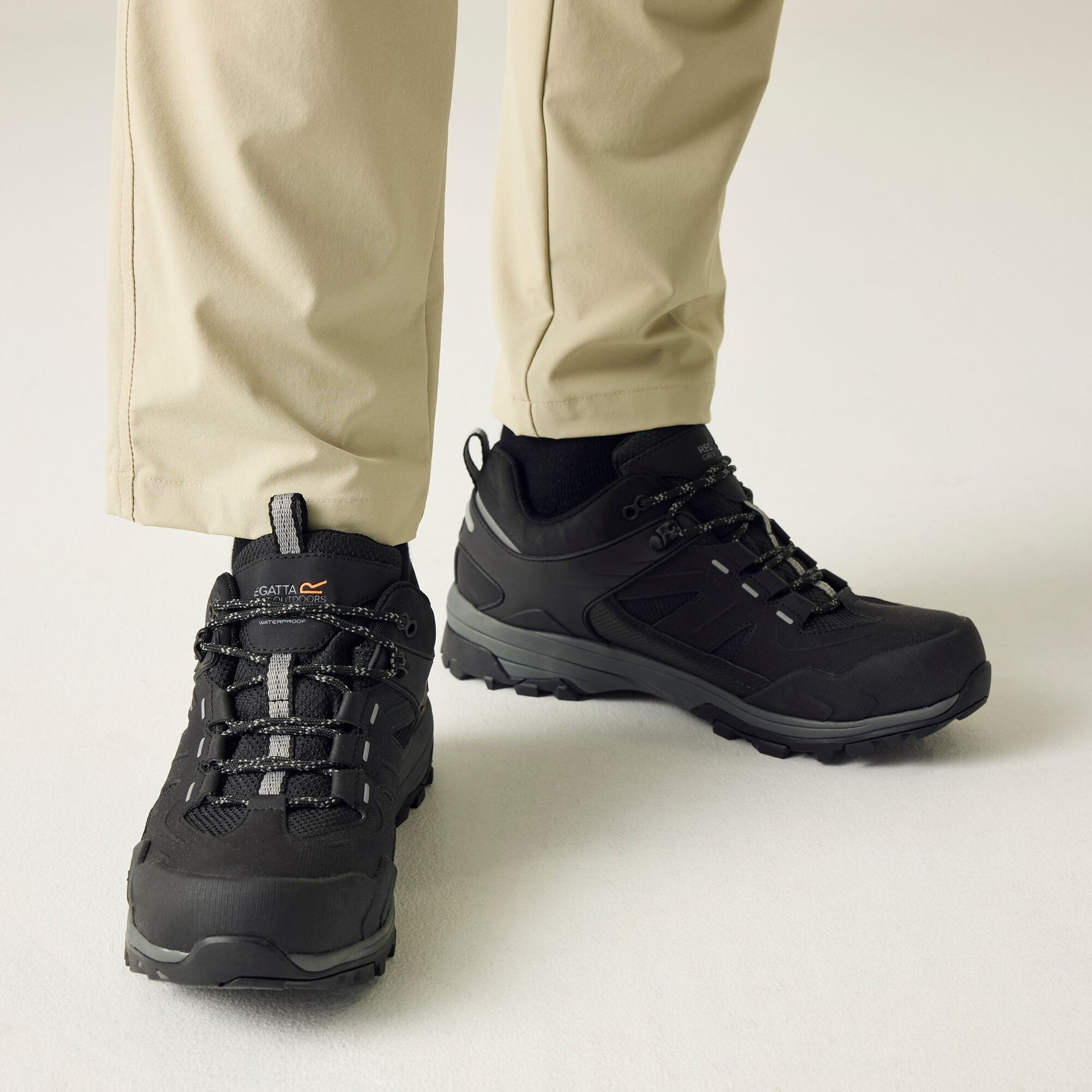 Regatta Regen Low Men's Walking Shoes - Black
